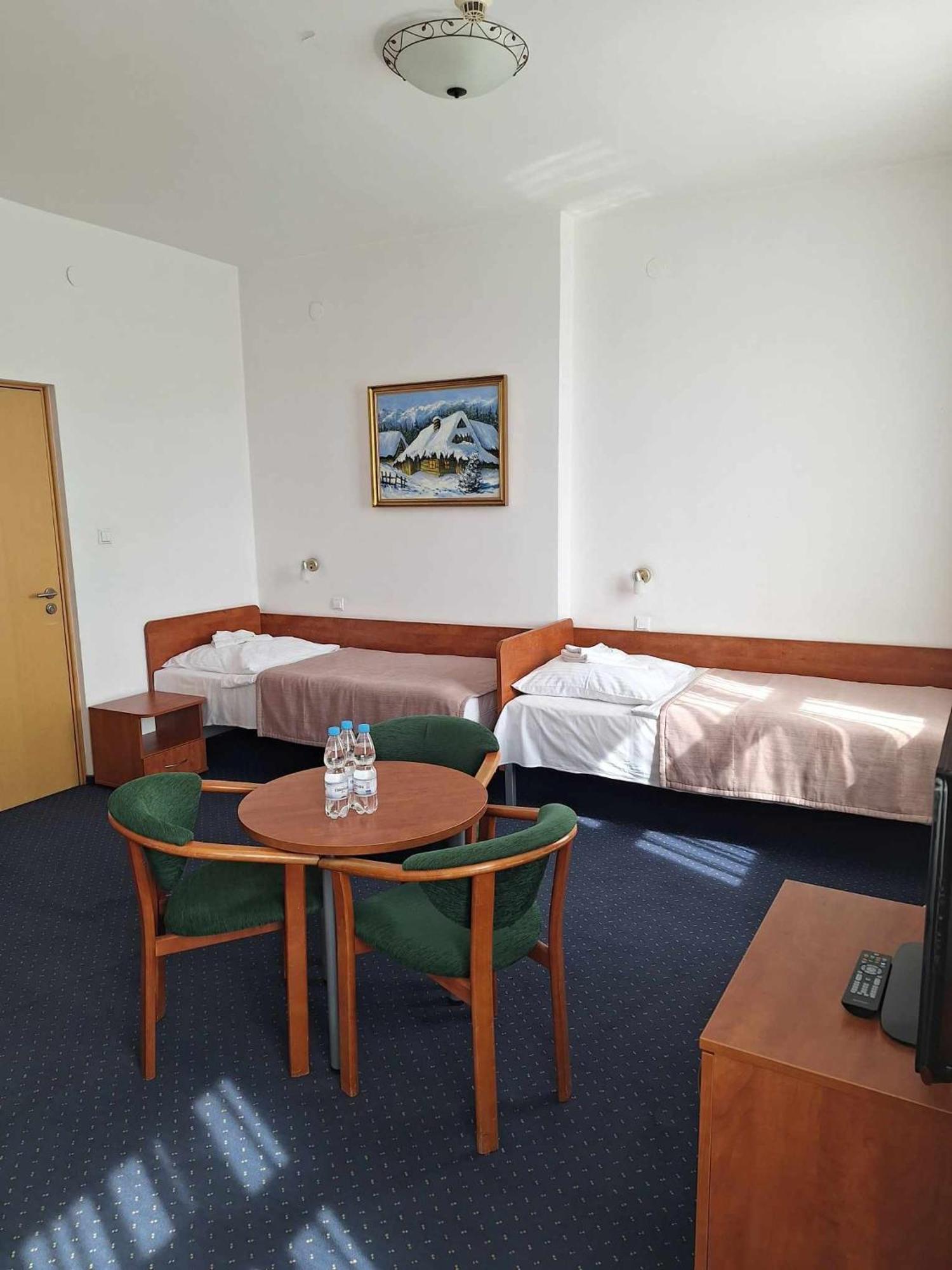 Hotel *** Nat Krynica Zdroj Exterior photo